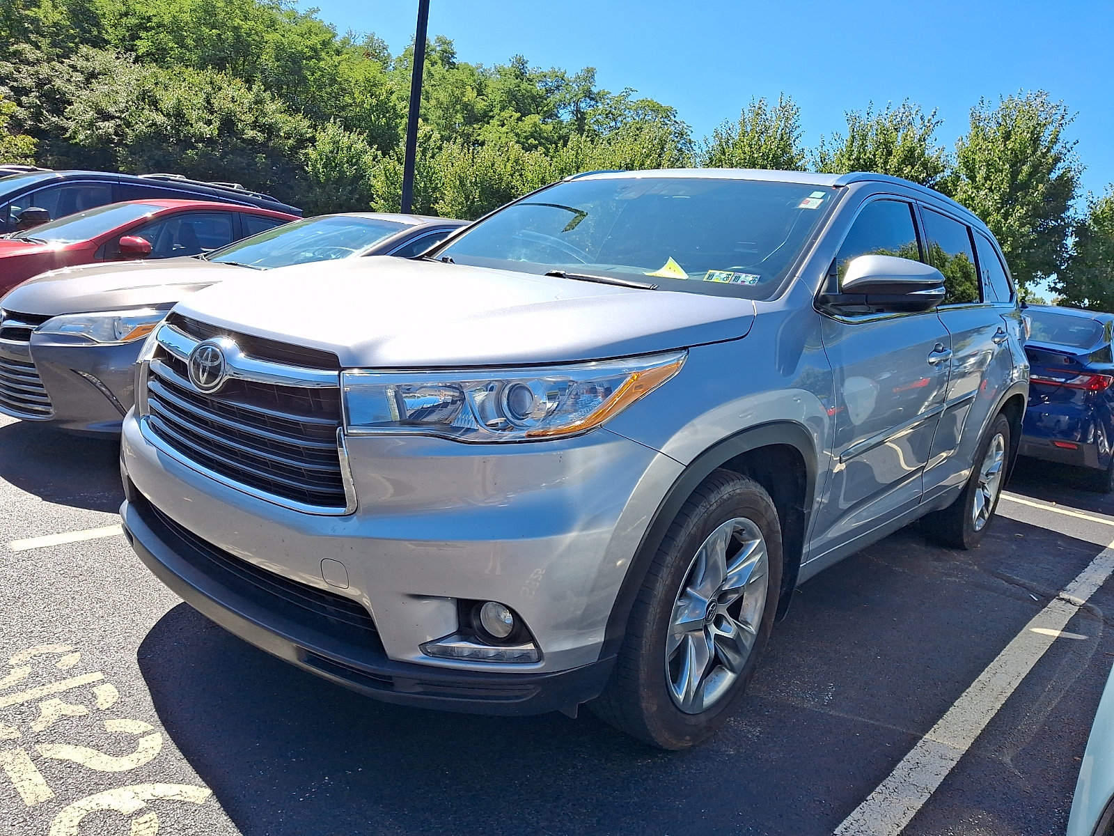 Used 2016 Toyota Highlander Limited Platinum AWD/4WD image 2