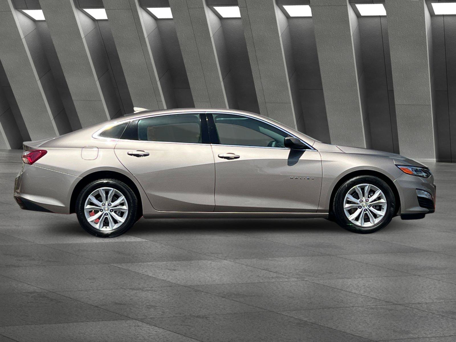Used 2024 Chevrolet Malibu LT FWD image 3