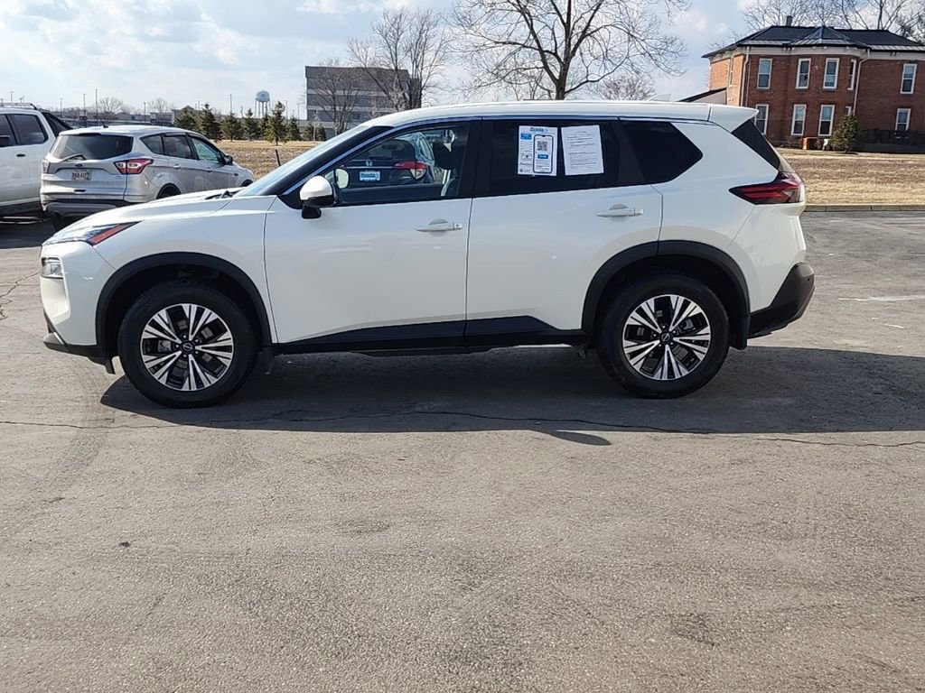 Used 2023 Nissan Rogue SV image 4