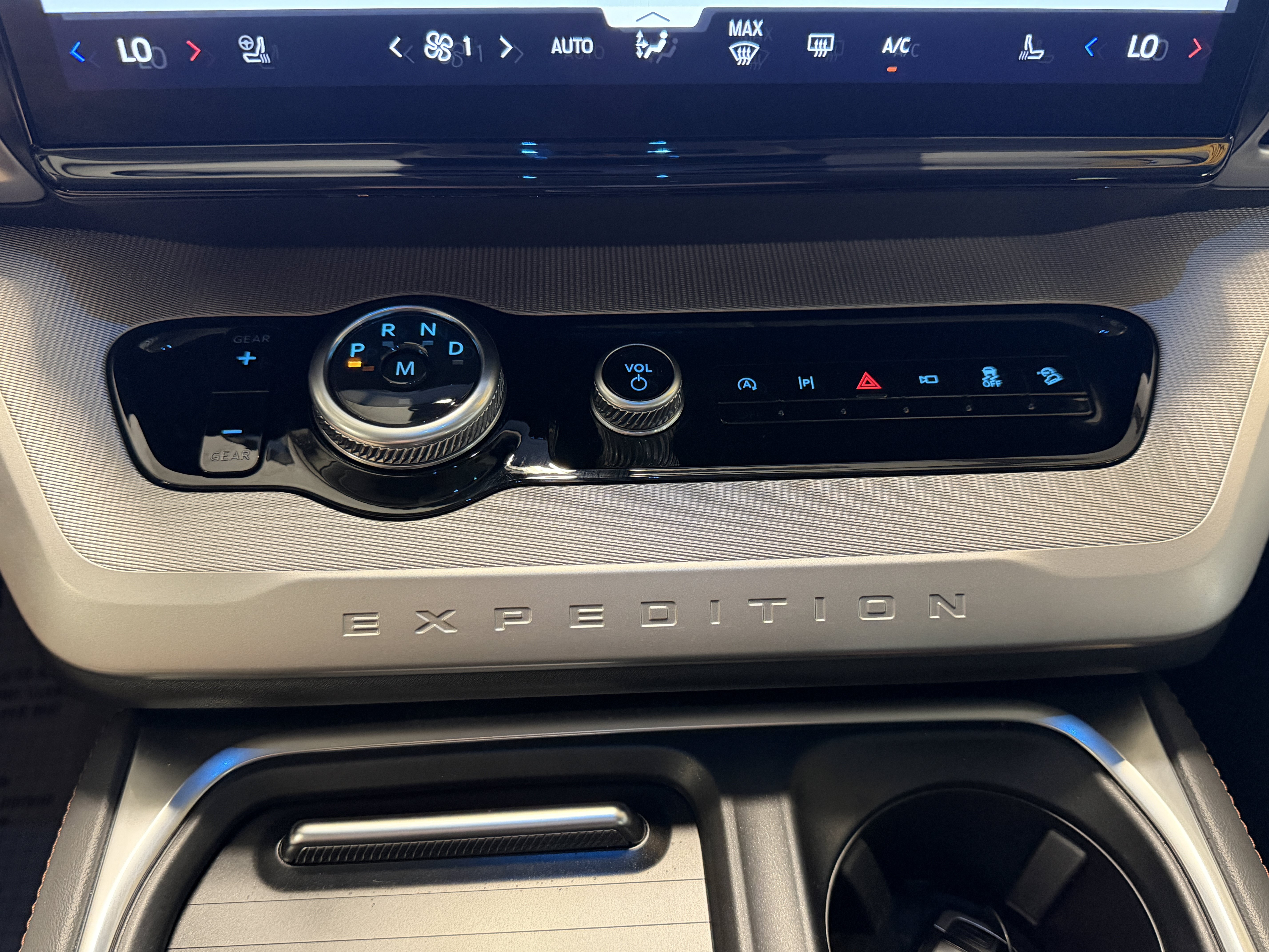 Used 2025 Ford Expedition Active AWD/4WD image 12
