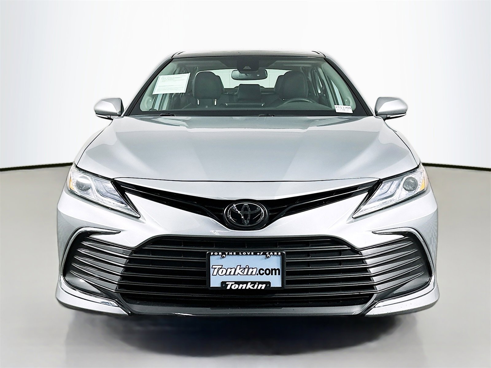 Used 2023 Toyota Camry XLE image 2