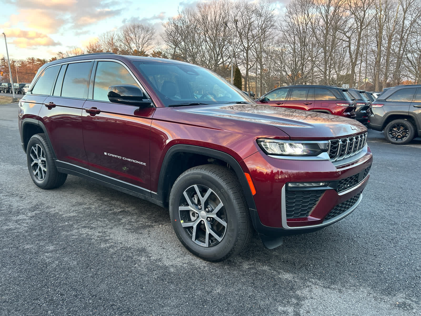 New 2026 Jeep Grand Cherokee Limited AWD/4WD image 2