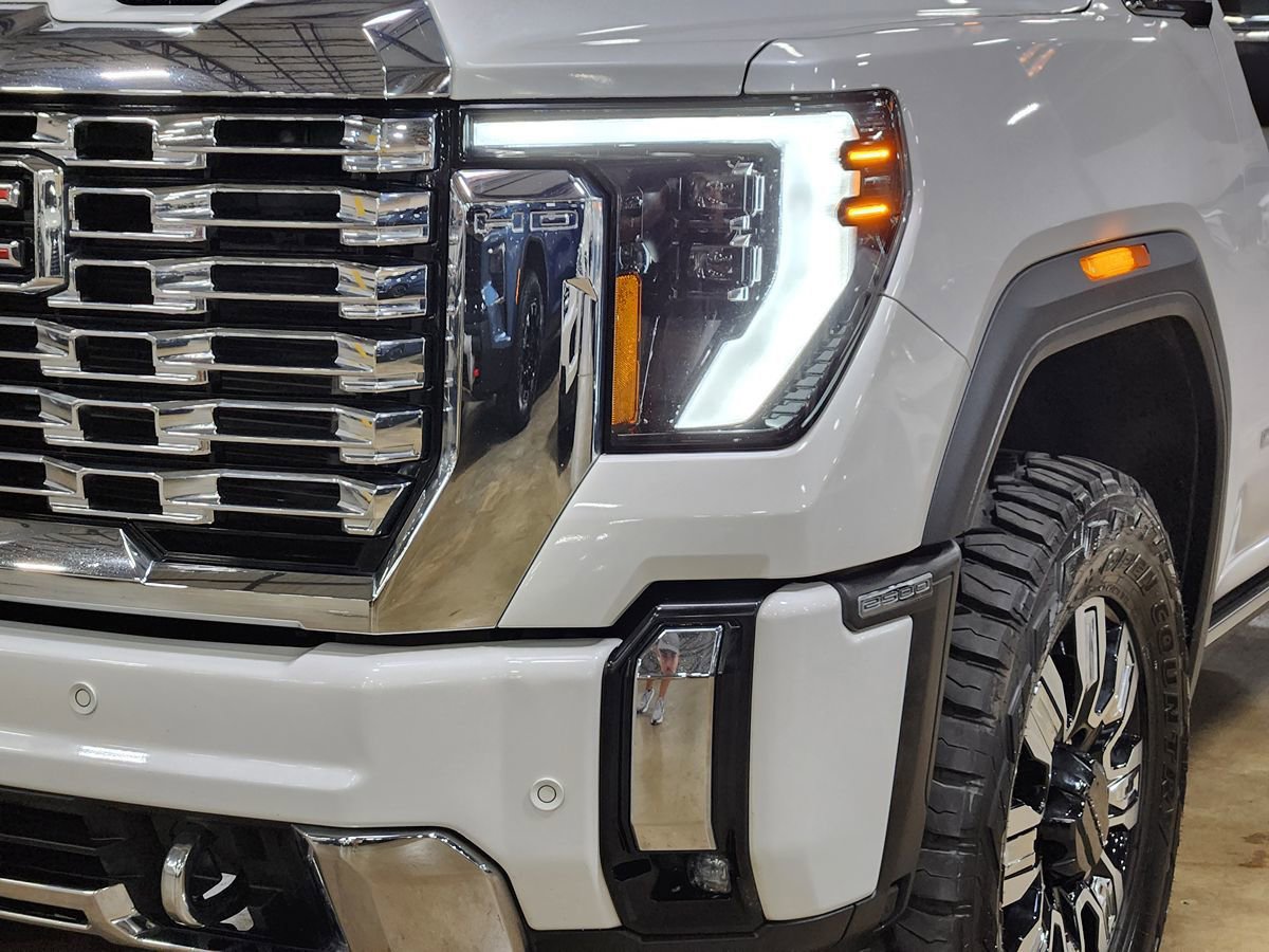 Used 2024 GMC Sierra 2500 Denali w/ Denali Reserve Package AWD/4WD image 14