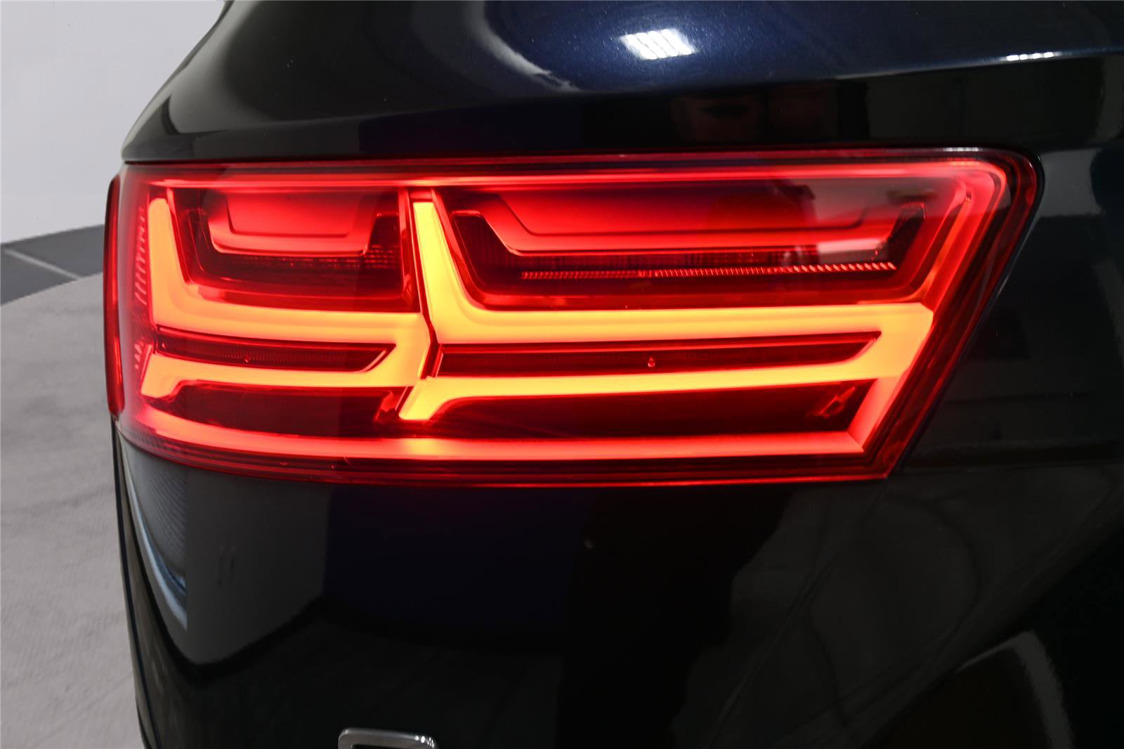 Used 2018 Audi Q7 3.0T Premium AWD/4WD image 16