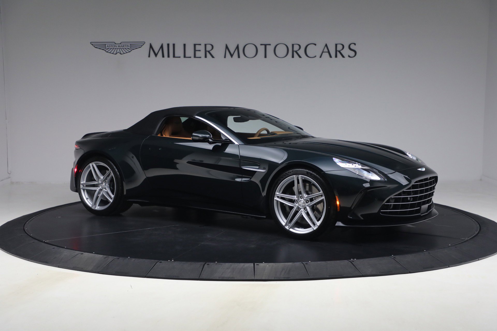 New 2026 Aston Martin V8 Vantage Roadster image 21