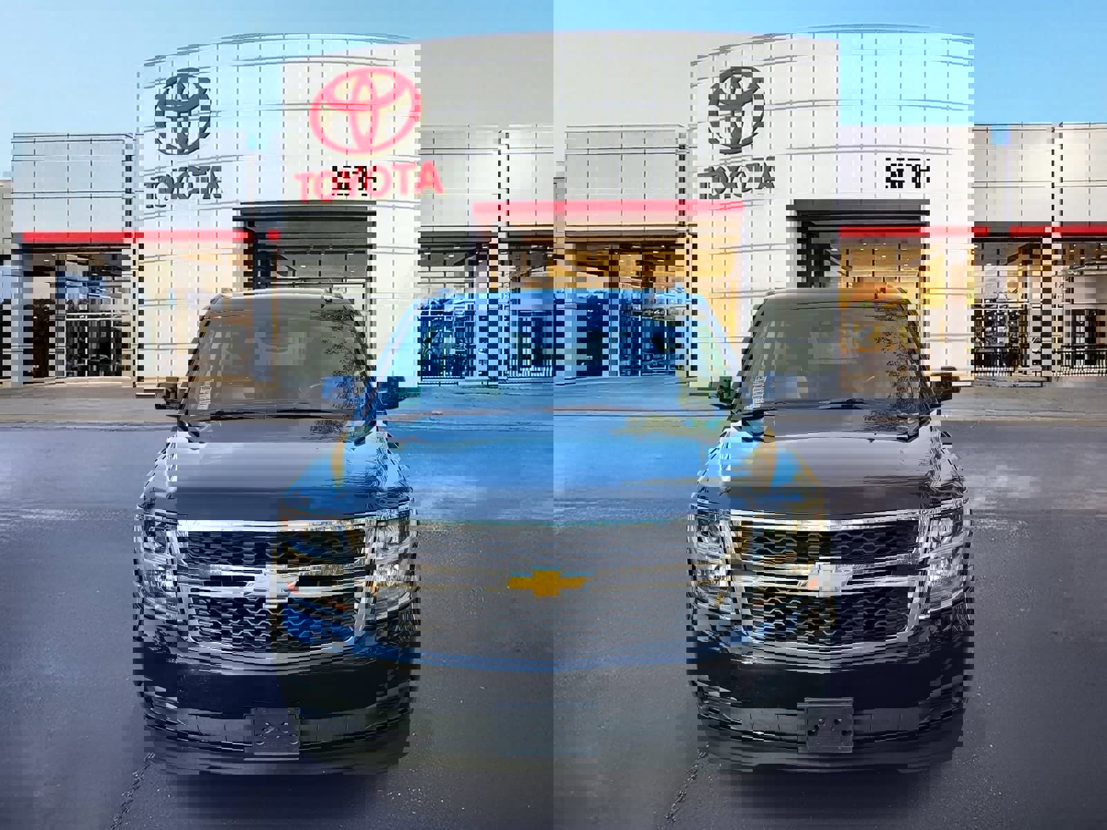 Used 2019 Chevrolet Tahoe LT image 2