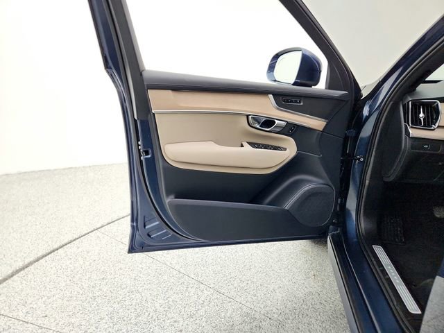 Certified 2026 Volvo XC90 B6 Plus w/ Protection Package Premier image 23