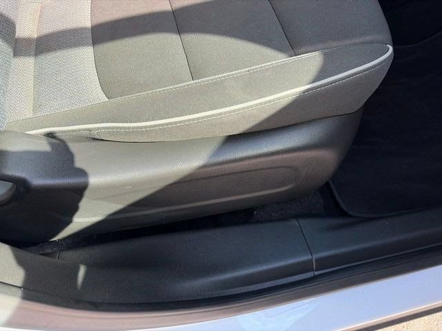 Used 2023 Chevrolet TrailBlazer LT FWD image 38