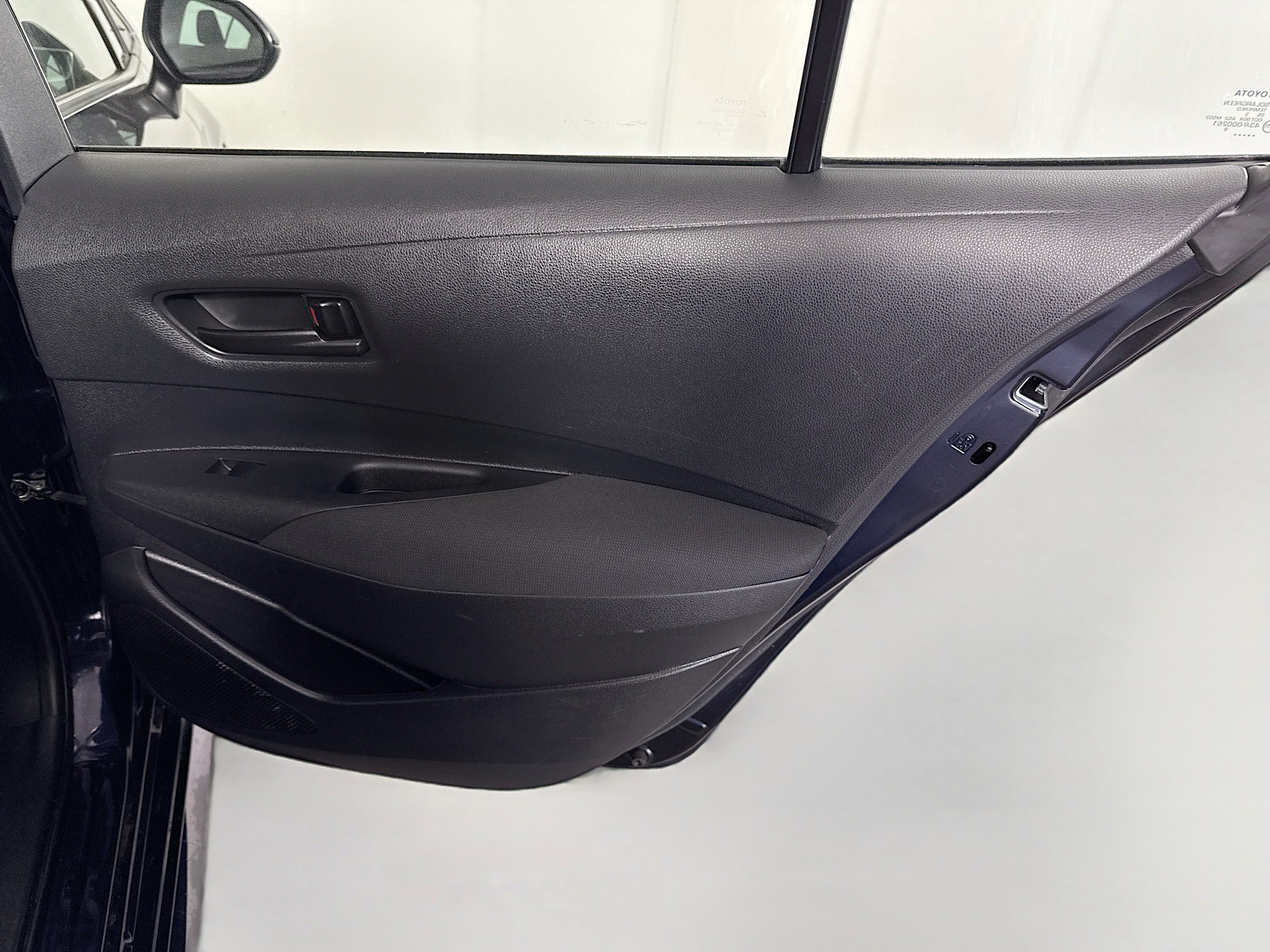 Used 2023 Toyota Corolla LE image 34