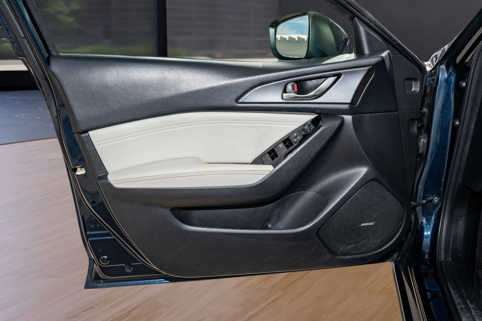 Used 2018 MAZDA MAZDA3 Grand Touring image 27