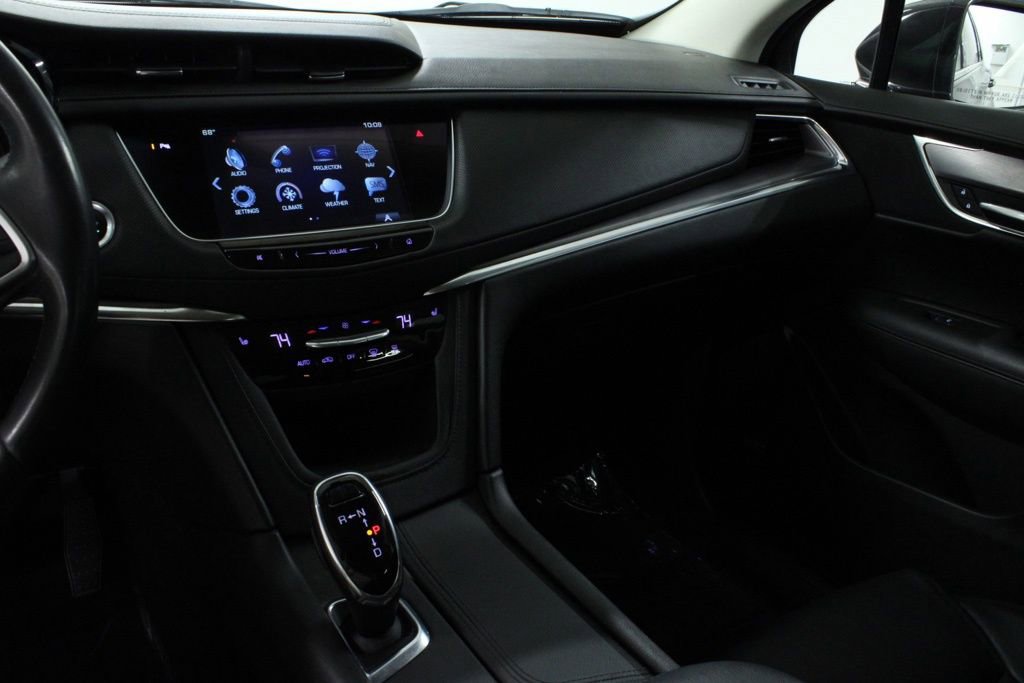 Used 2017 Cadillac XT5 Luxury w/ Driver Awareness Package image 27