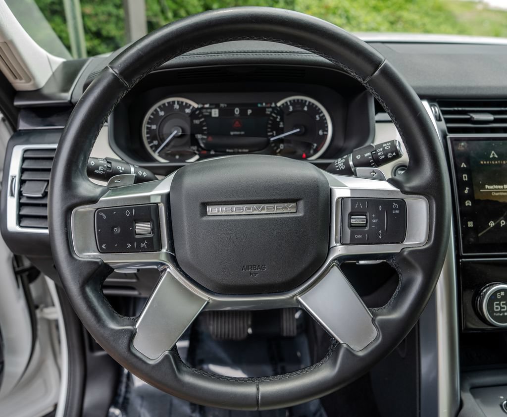 Used 2023 Land Rover Discovery S AWD/4WD image 5