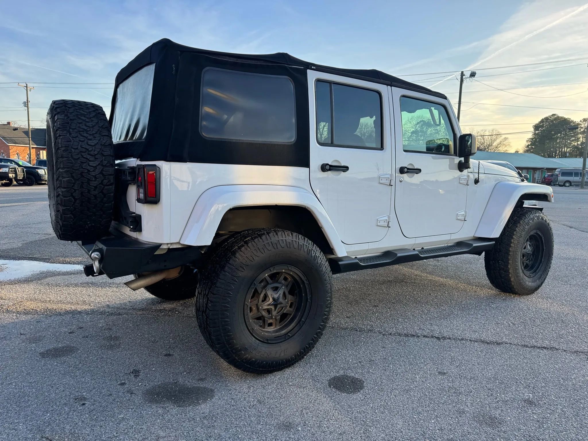 Used 2017 Jeep Wrangler Unlimited Sahara image 7
