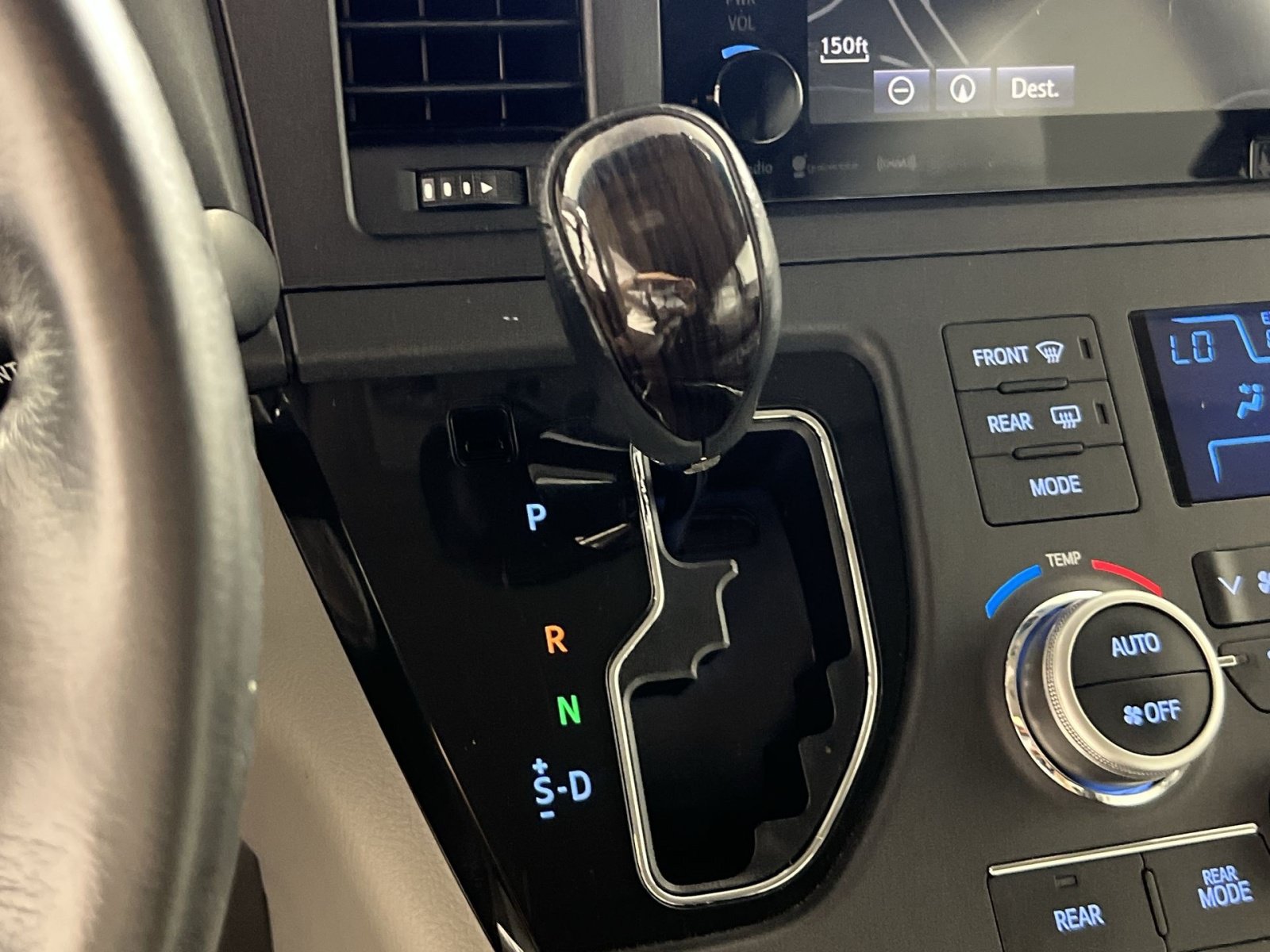 Used 2017 Toyota Sienna XLE w/ XLE Navigation Package AWD/4WD image 23