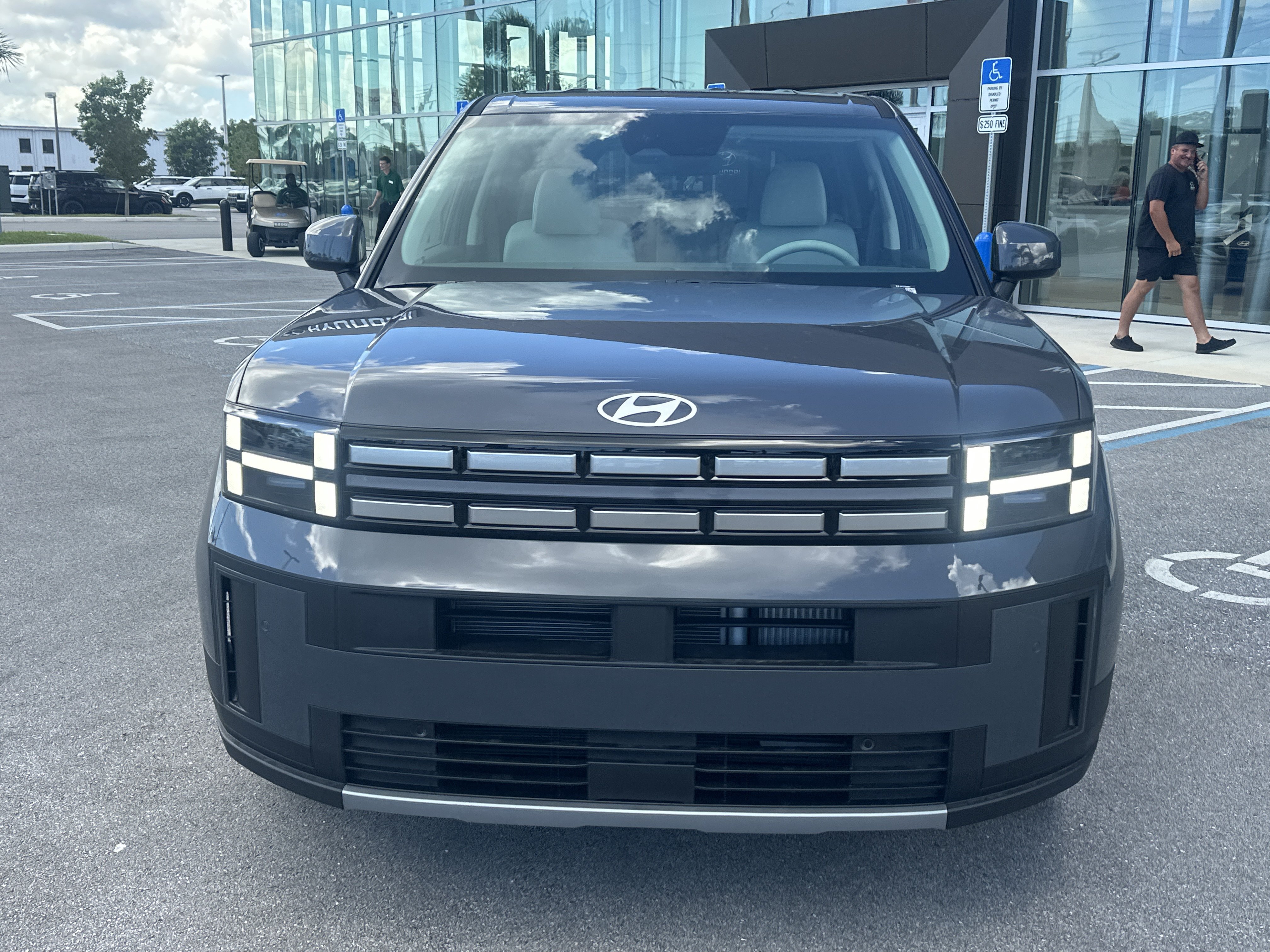 New 2027 Hyundai Santa Fe SE FWD image 3