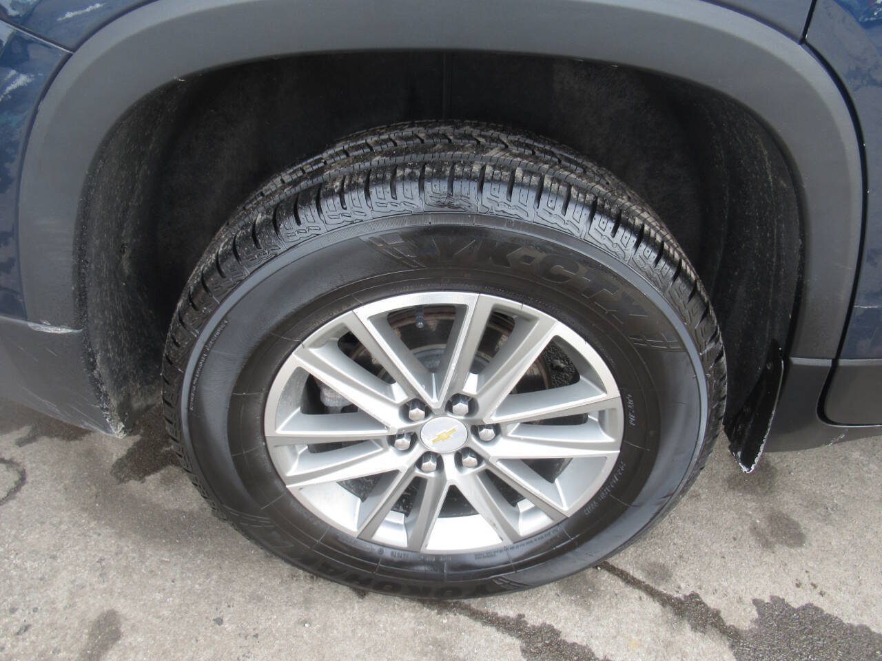 Used 2023 Chevrolet Traverse LT w/ LPO, Floor Liner Package AWD/4WD image 10
