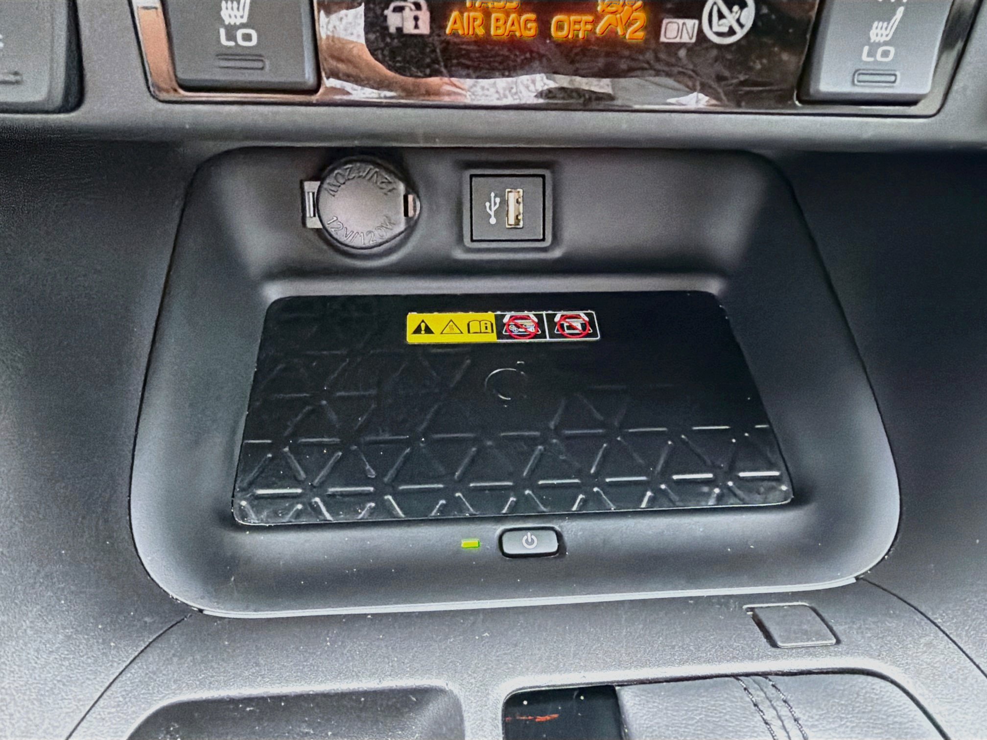 Used 2023 Toyota RAV4 XLE Premium FWD image 31