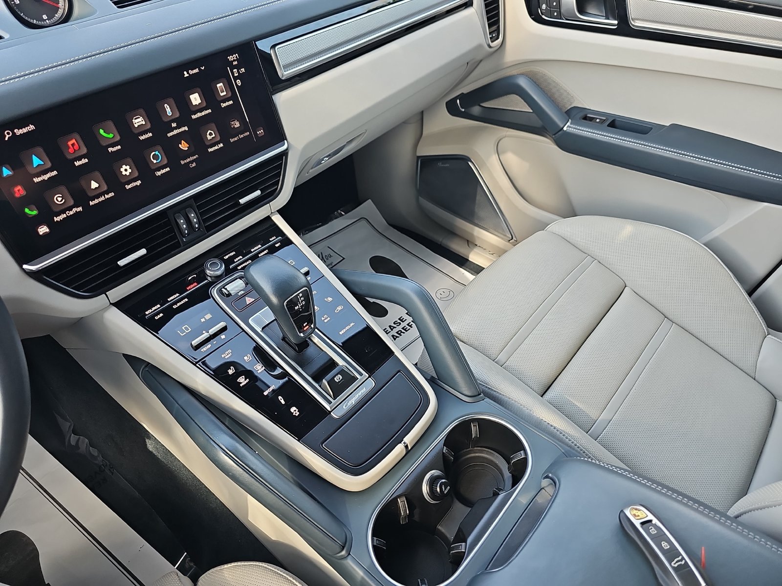 Used 2023 Porsche Cayenne S Platinum AWD/4WD image 25