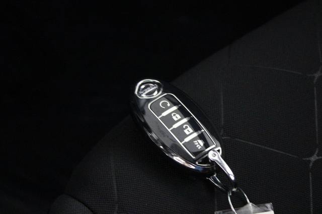 Certified 2019 Nissan Kicks SV FWD image 28