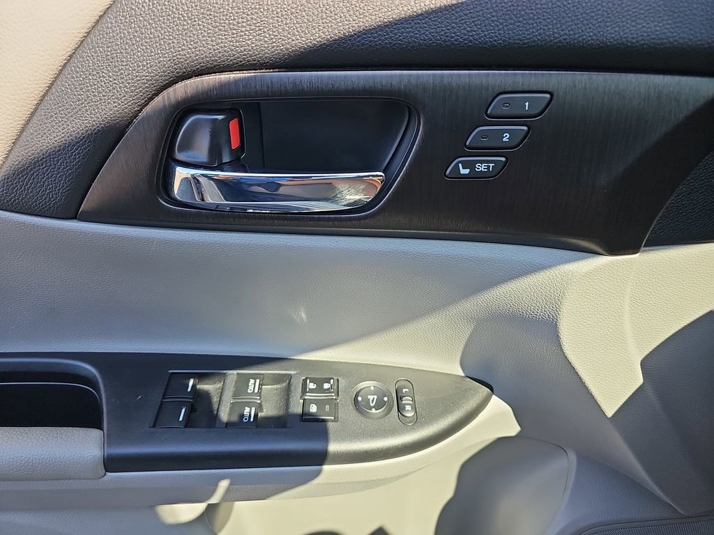 Used 2014 Honda Accord EX-L image 31