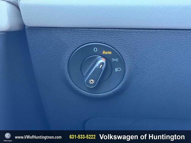Certified 2025 Volkswagen Taos SE w/ Panoramic Sunroof Package image 20