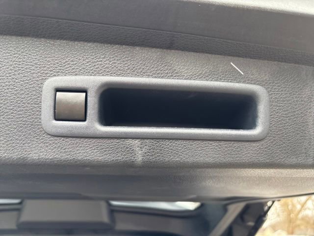 Used 2025 Toyota Sienna LE image 24