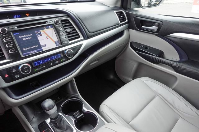 Used 2015 Toyota Highlander XLE image 22