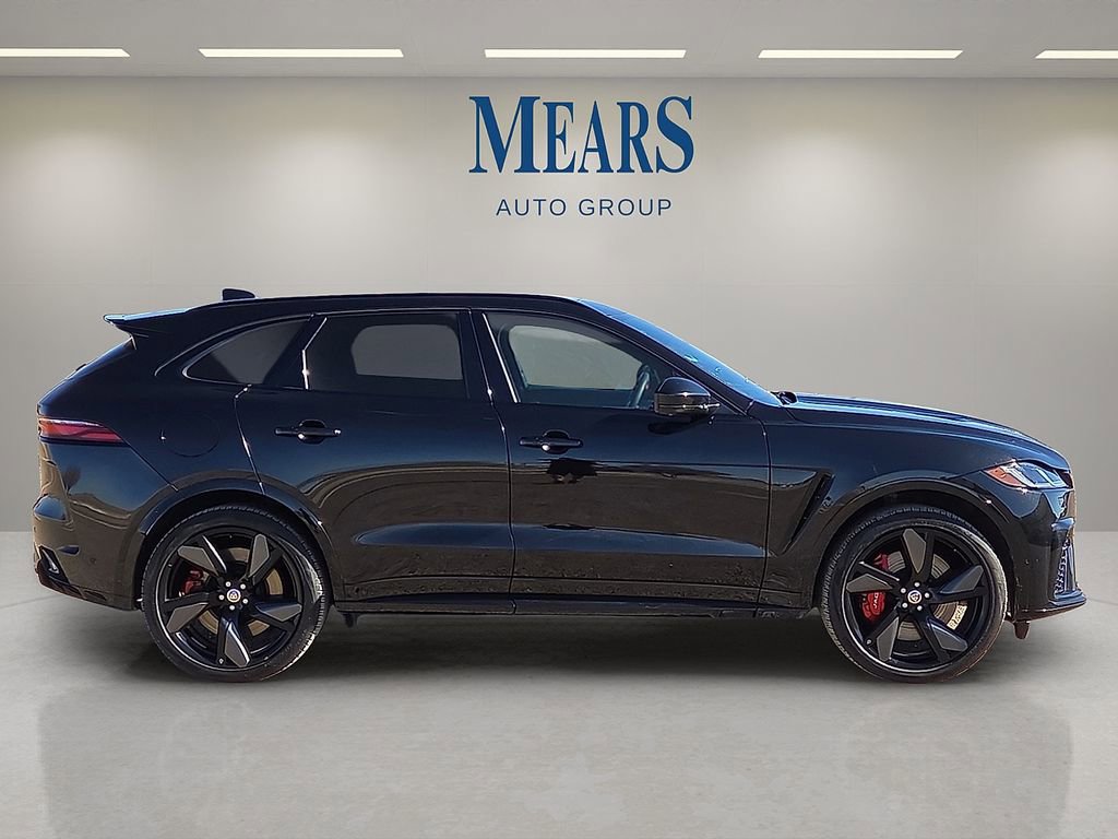 Used 2023 Jaguar F-PACE SVR image 6