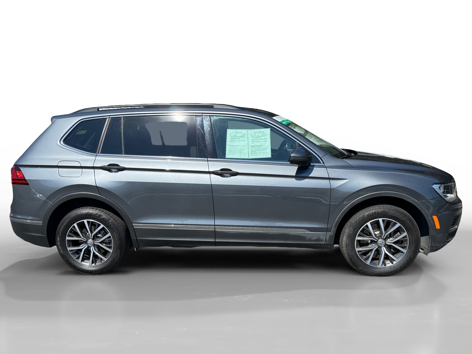 Used 2020 Volkswagen Tiguan SE w/ Panoramic Sunroof Package FWD image 6