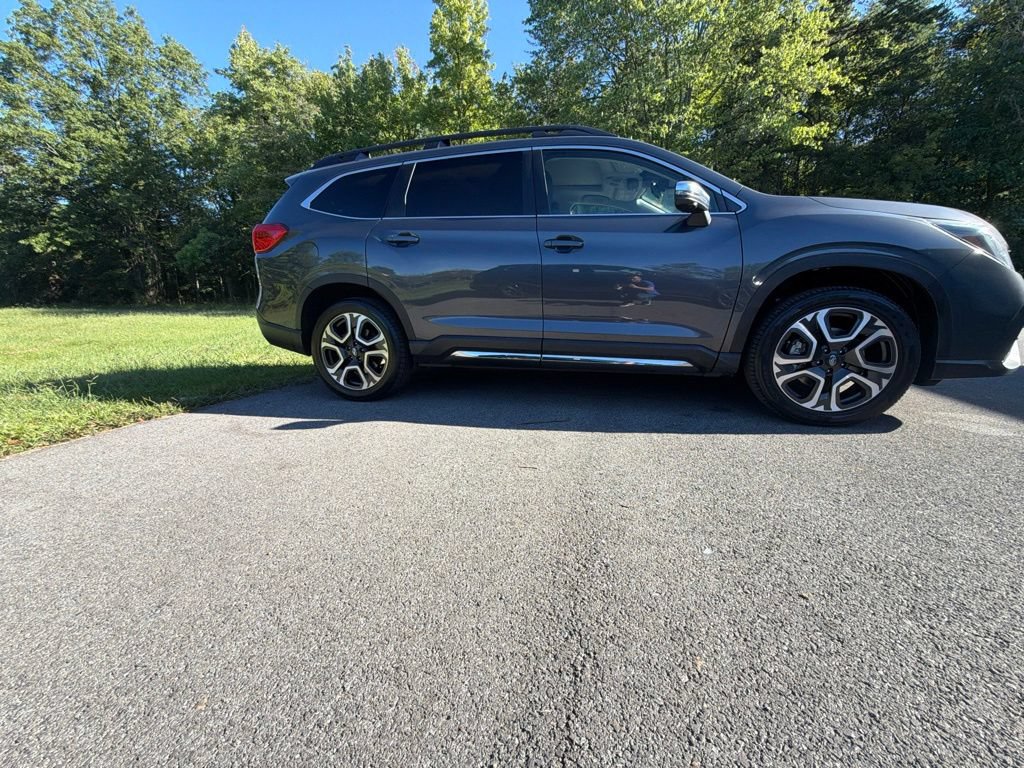 Used 2023 Subaru Ascent Limited w/ Technology Package AWD/4WD image 4