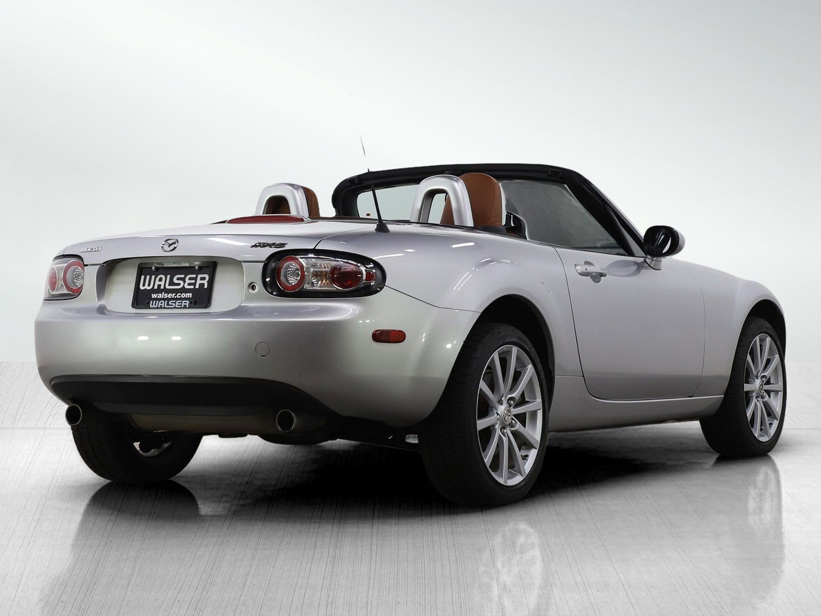 Used 2006 MAZDA MX-5 Miata Grand Touring w/ Premium Pkg image 5