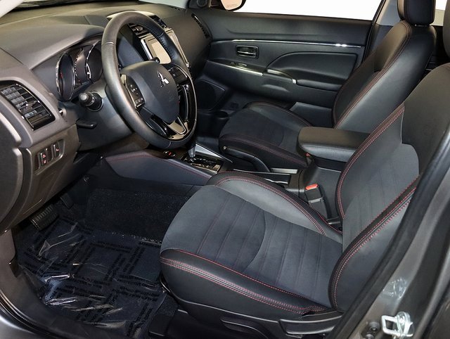 Used 2025 Mitsubishi Outlander Sport SE image 12