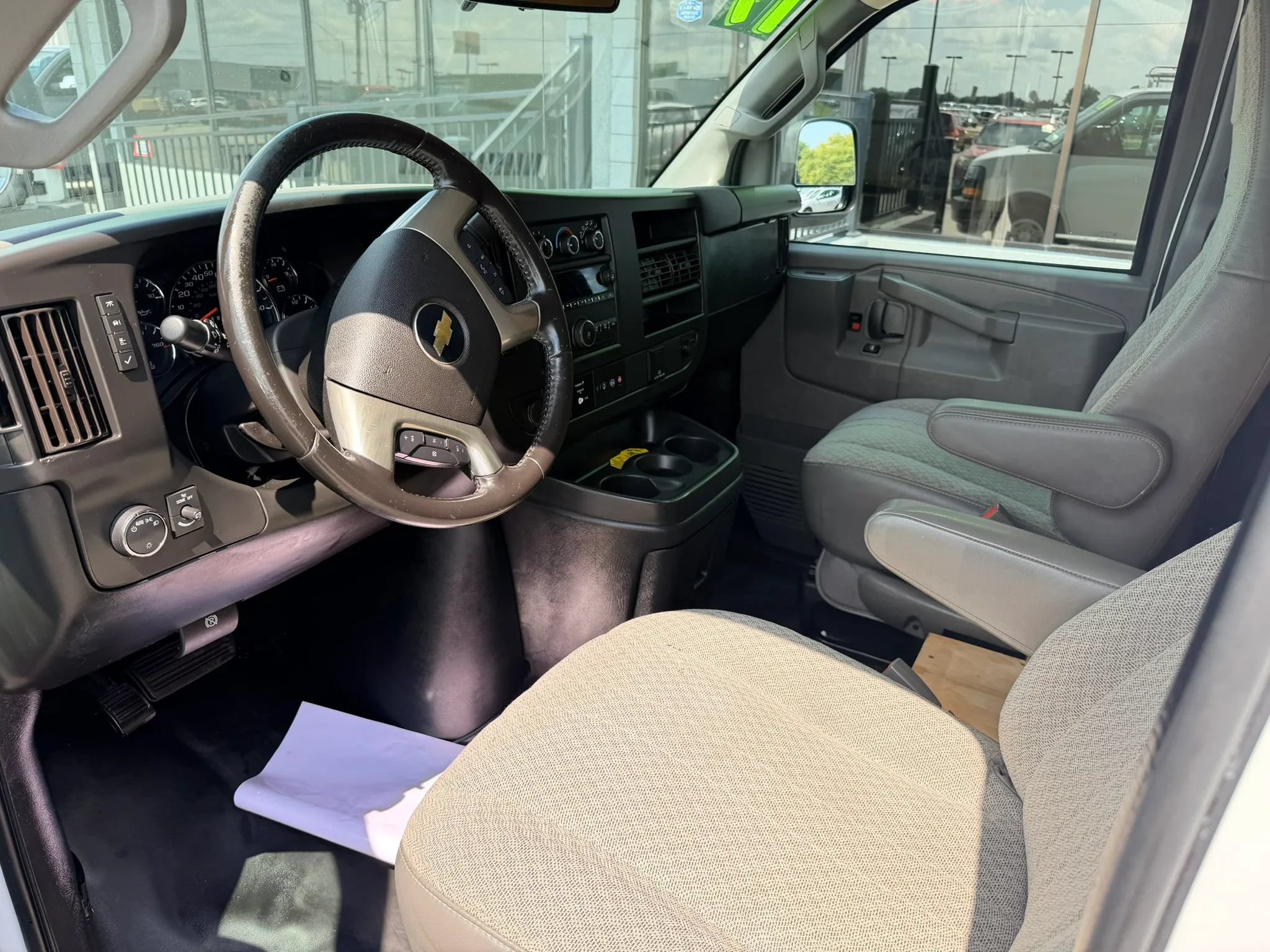 Used 2019 Chevrolet Express 3500 w/ Driver Convenience Package RWD image 9