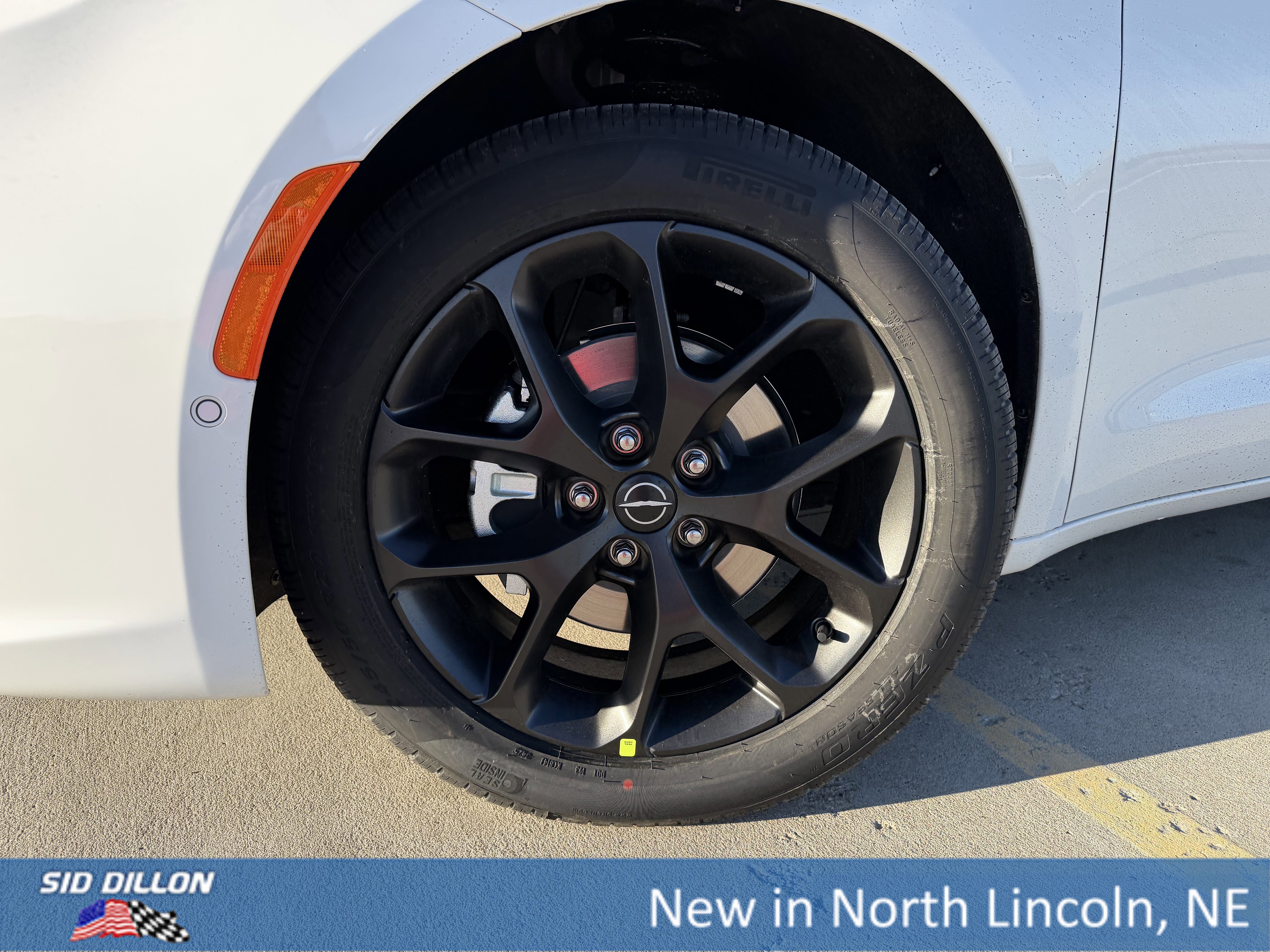 New 2026 Chrysler Pacifica Select w/ S Appearance Package image 5