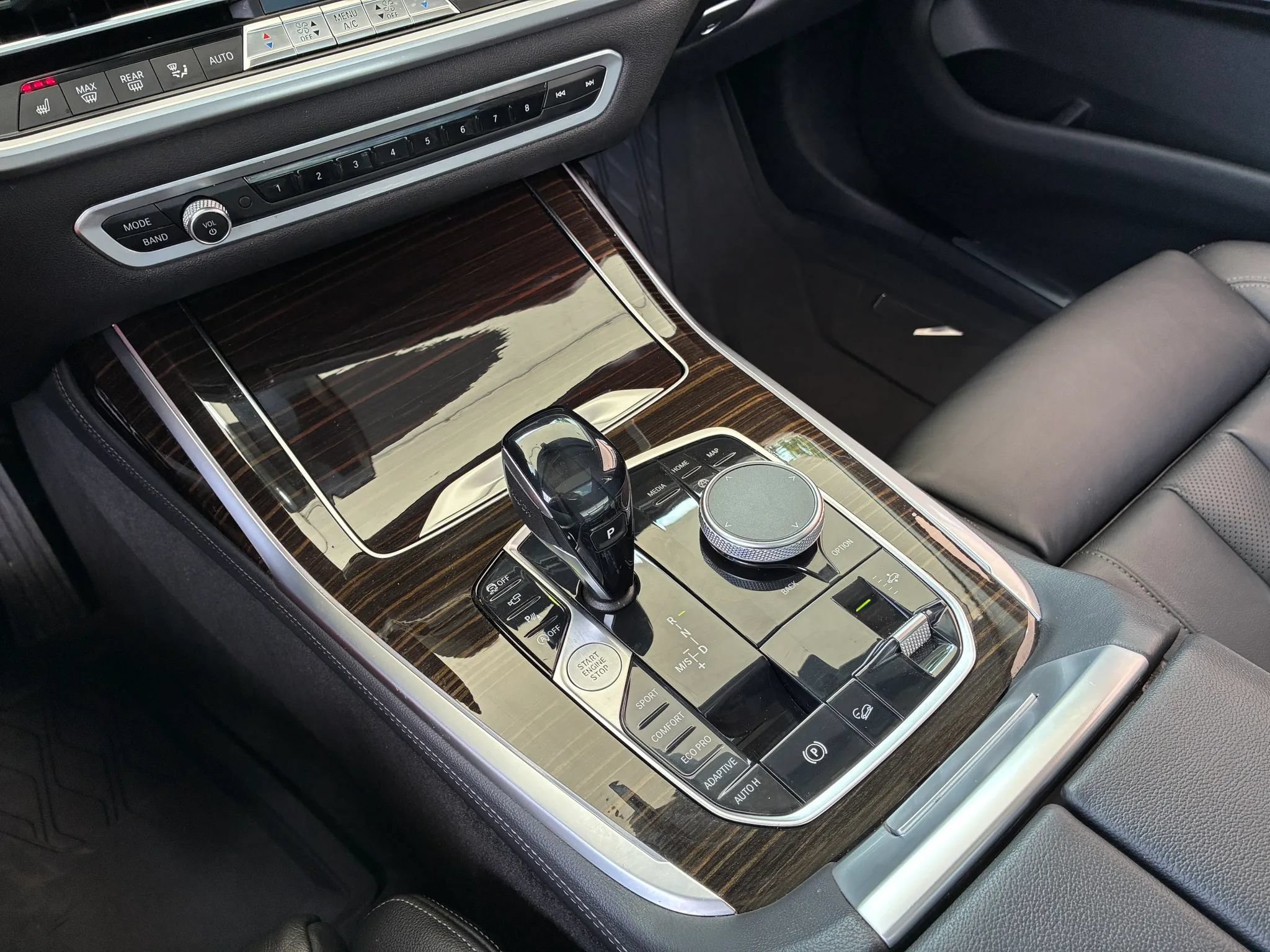 Used 2020 BMW X7 xDrive40i w/ Premium Package AWD/4WD image 15