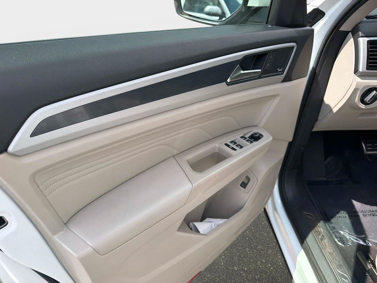 Used 2021 Volkswagen Atlas SEL Premium AWD/4WD image 21