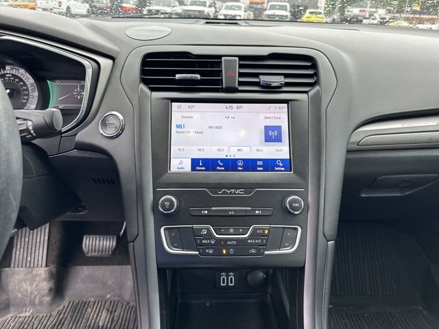 Used 2020 Ford Fusion SE w/ Equipment Group 151A FWD image 14