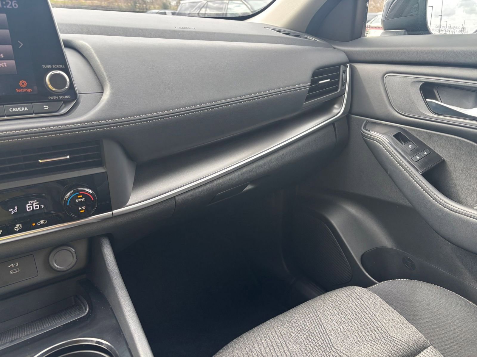 Used 2025 Nissan Rogue SV image 37