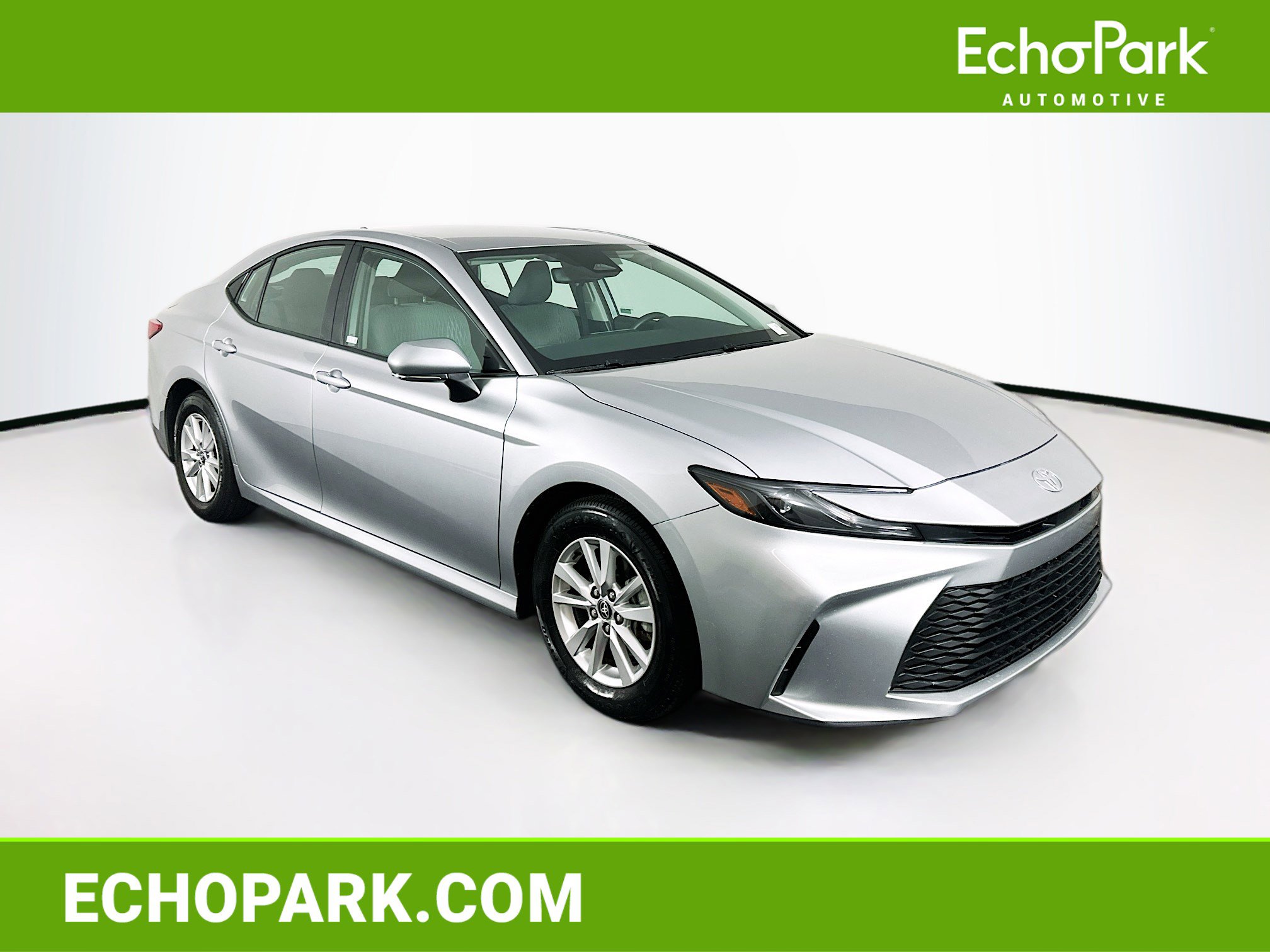 Used 2025 Toyota Camry LE image 1