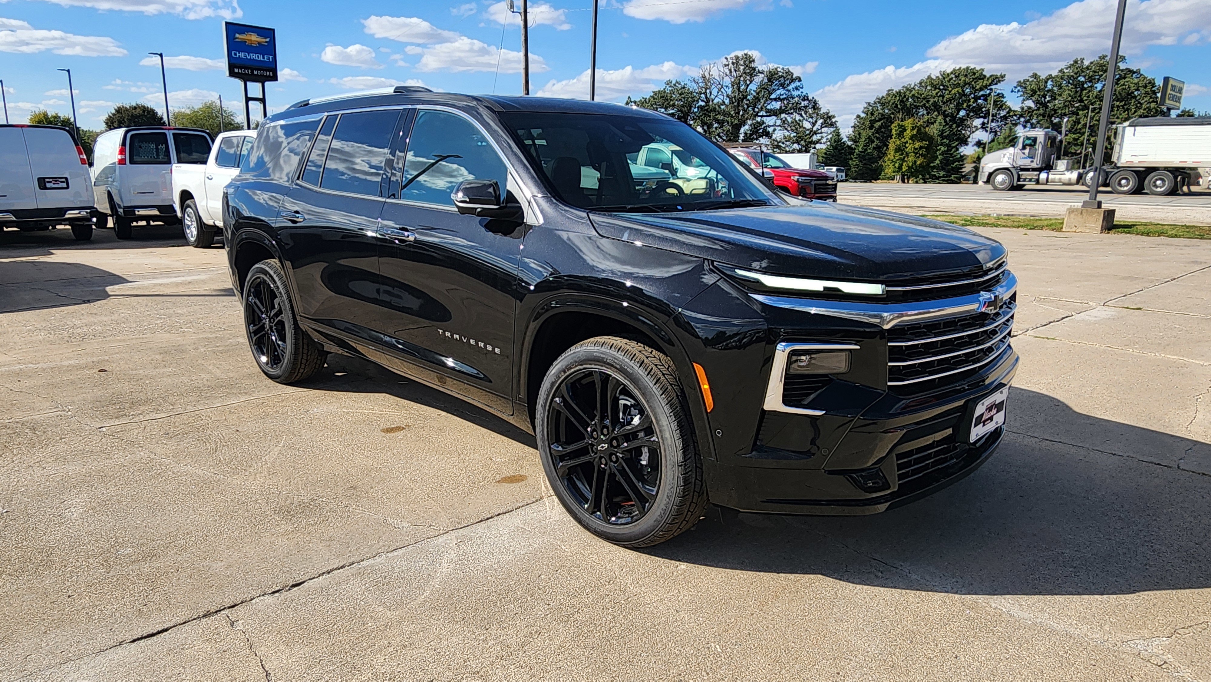 New 2026 Chevrolet Traverse High Country image 3