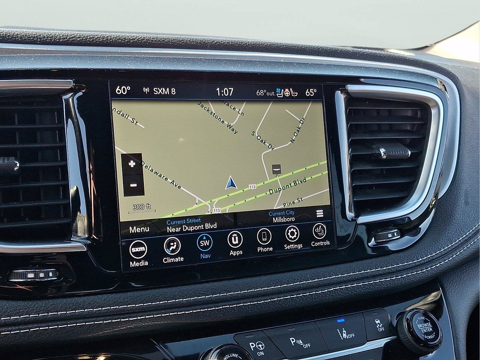 Used 2020 Chrysler Pacifica Limited w/ Advanced Safetytec Group FWD image 17