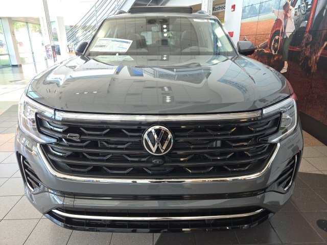 New 2025 Volkswagen Atlas SEL Premium R-Line image 3
