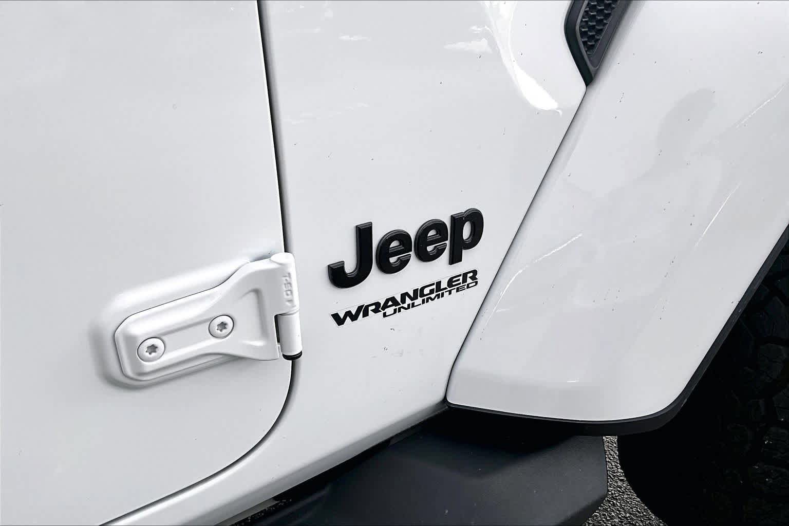 Used 2021 Jeep Wrangler Unlimited Sahara AWD/4WD image 30