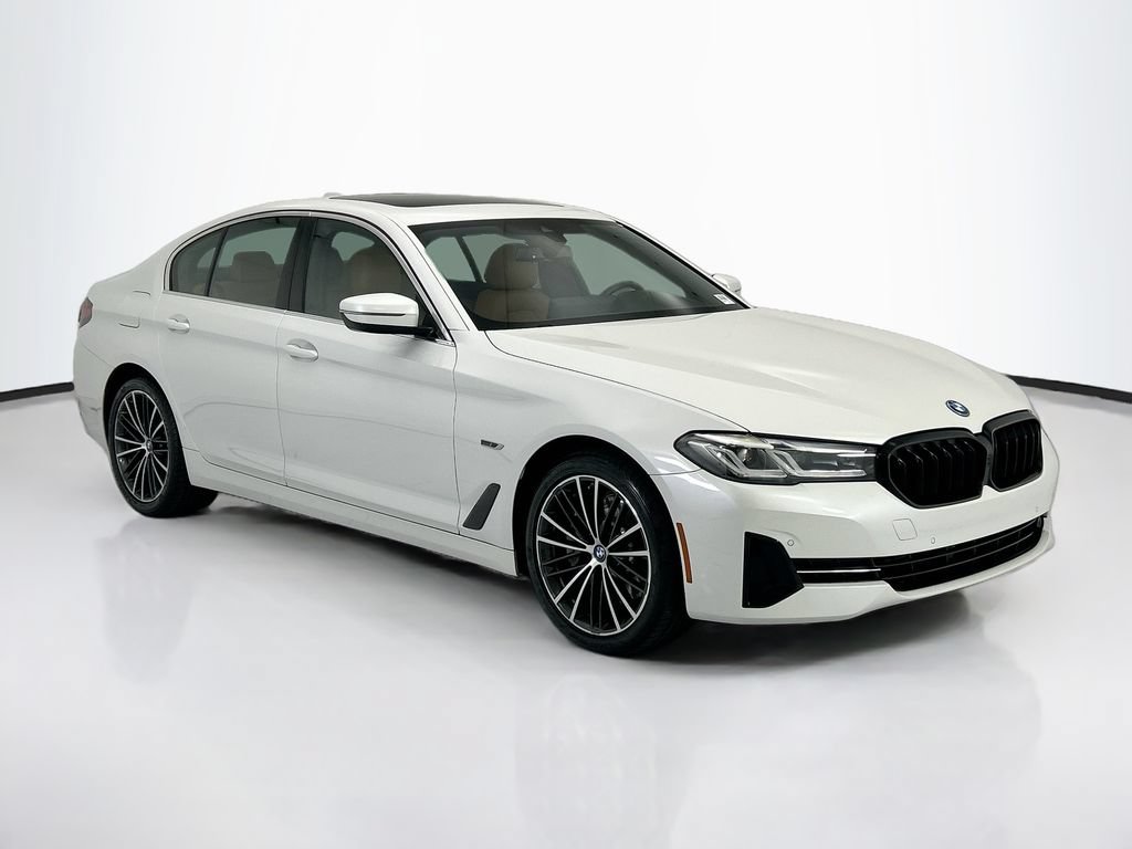 Certified 2023 BMW 530e w/ Premium Package RWD image 3