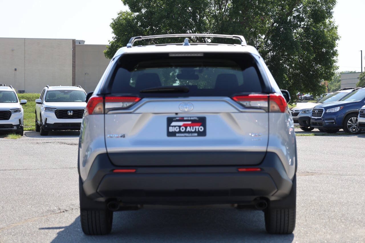 Used 2022 Toyota RAV4 XLE Premium AWD/4WD image 10