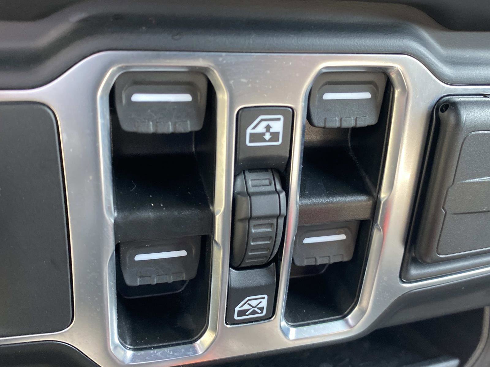 Used 2023 Jeep Wrangler Sahara w/ Cold Weather Group AWD/4WD image 33