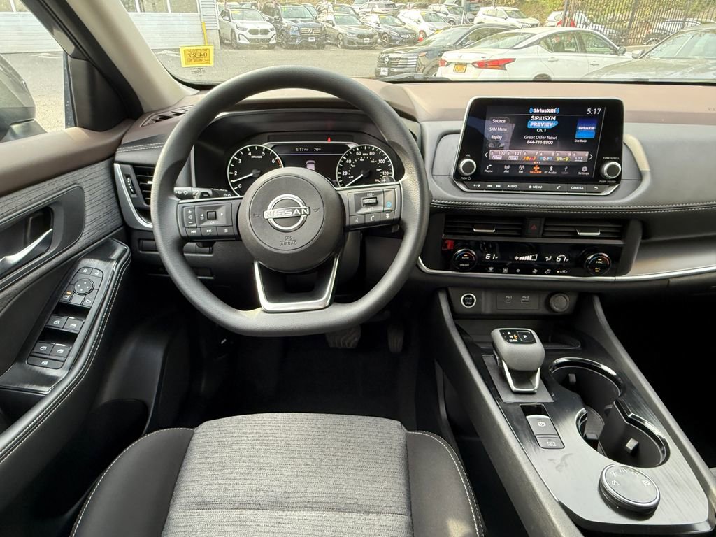 Used 2023 Nissan Rogue SV AWD/4WD image 12
