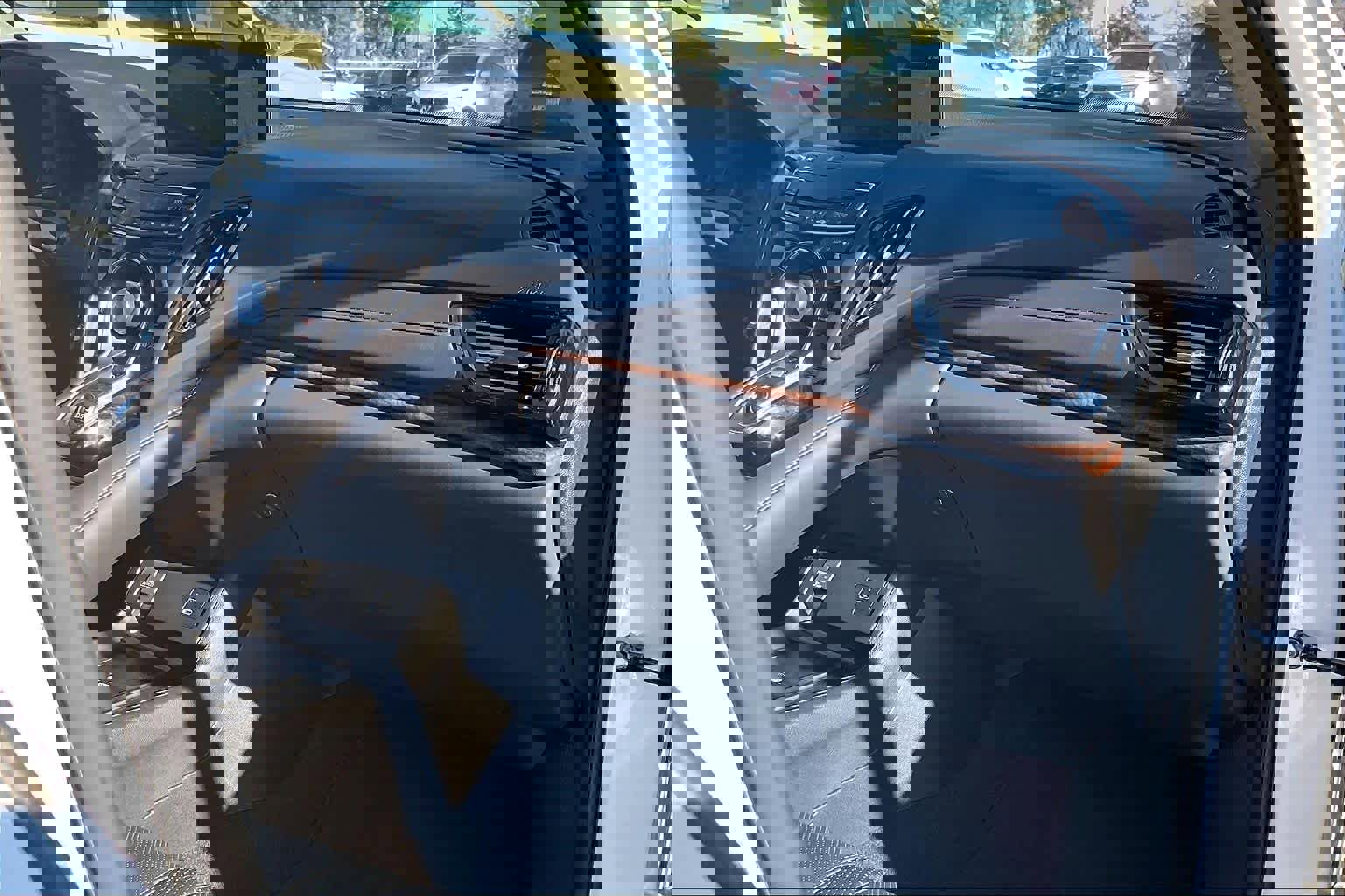 Used 2023 Acura RDX AWD w/ Advance Package image 18