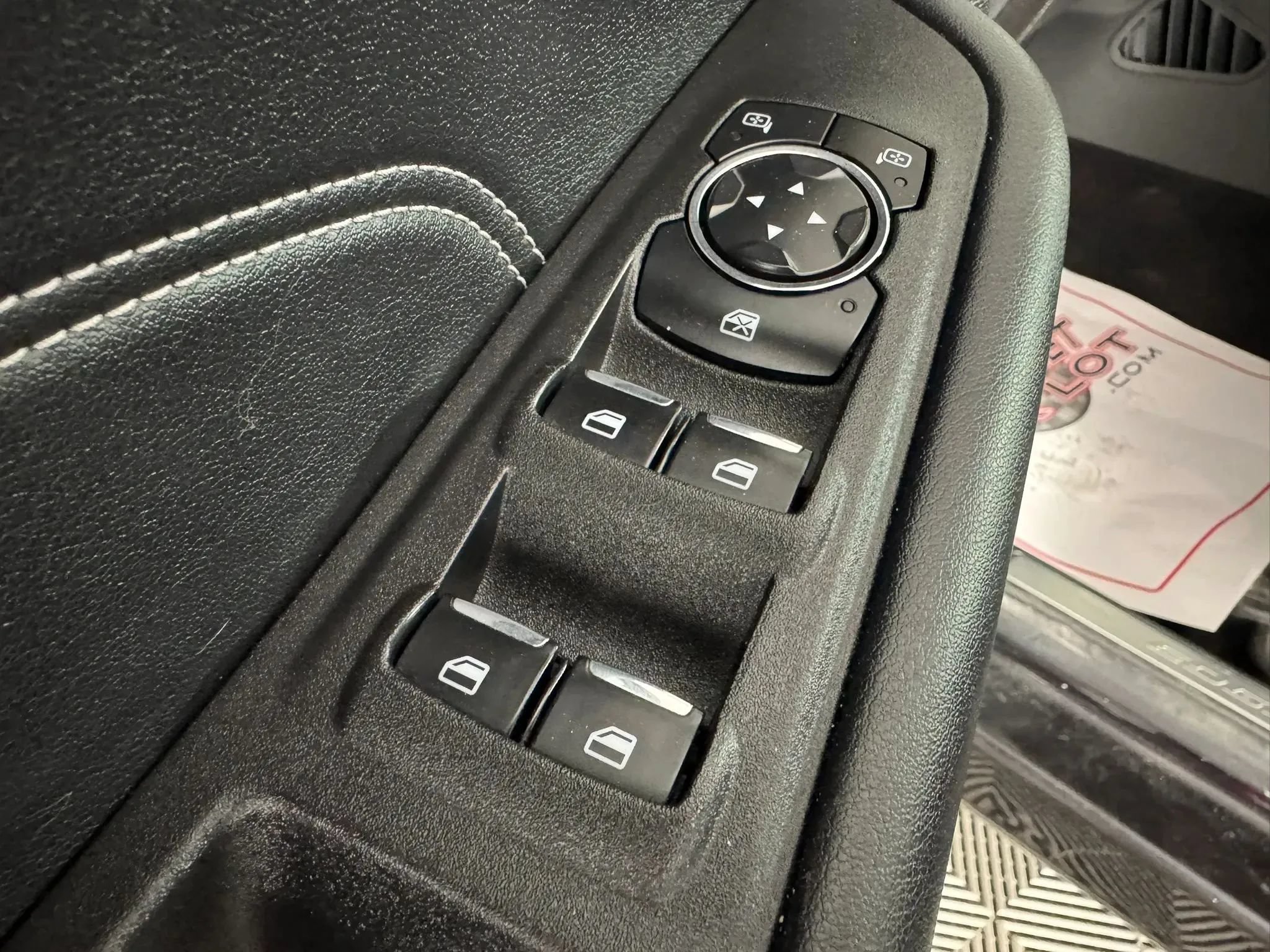 Used 2023 Ford Edge Titanium AWD/4WD image 38