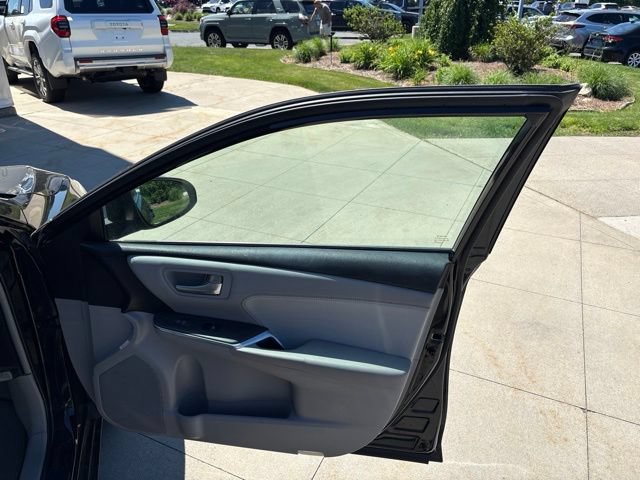 Used 2016 Toyota Camry XLE FWD image 36